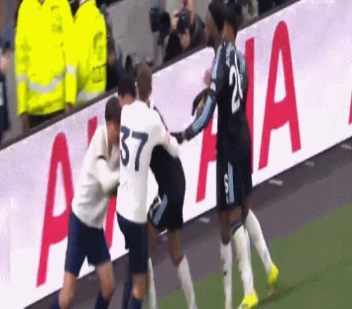 国足主场失,利引,观众观战,华体会体育官网,HuaTiHui,SPORTS,华体会体育中国官网,HuaTiHui体育平台,华体会体育服务